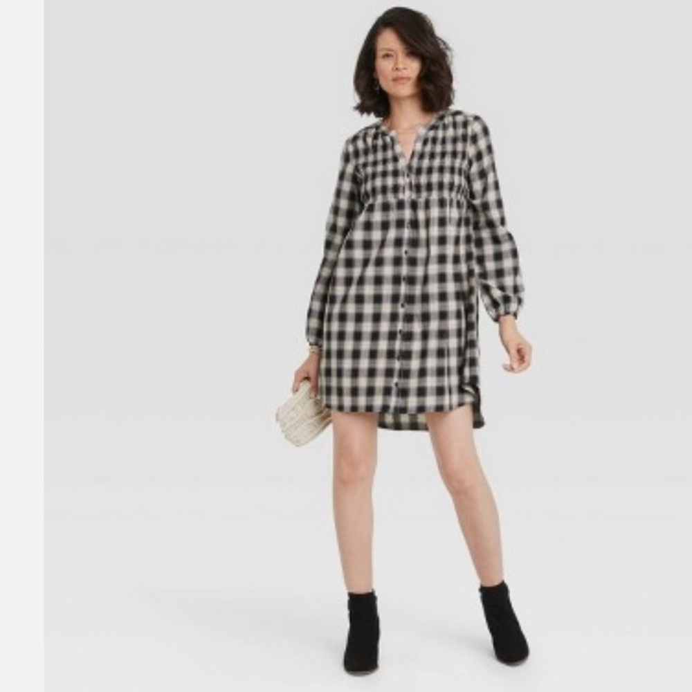 Knox Rose Black and White Plaid Smocked Button-Front Mini Dress (NWOT)